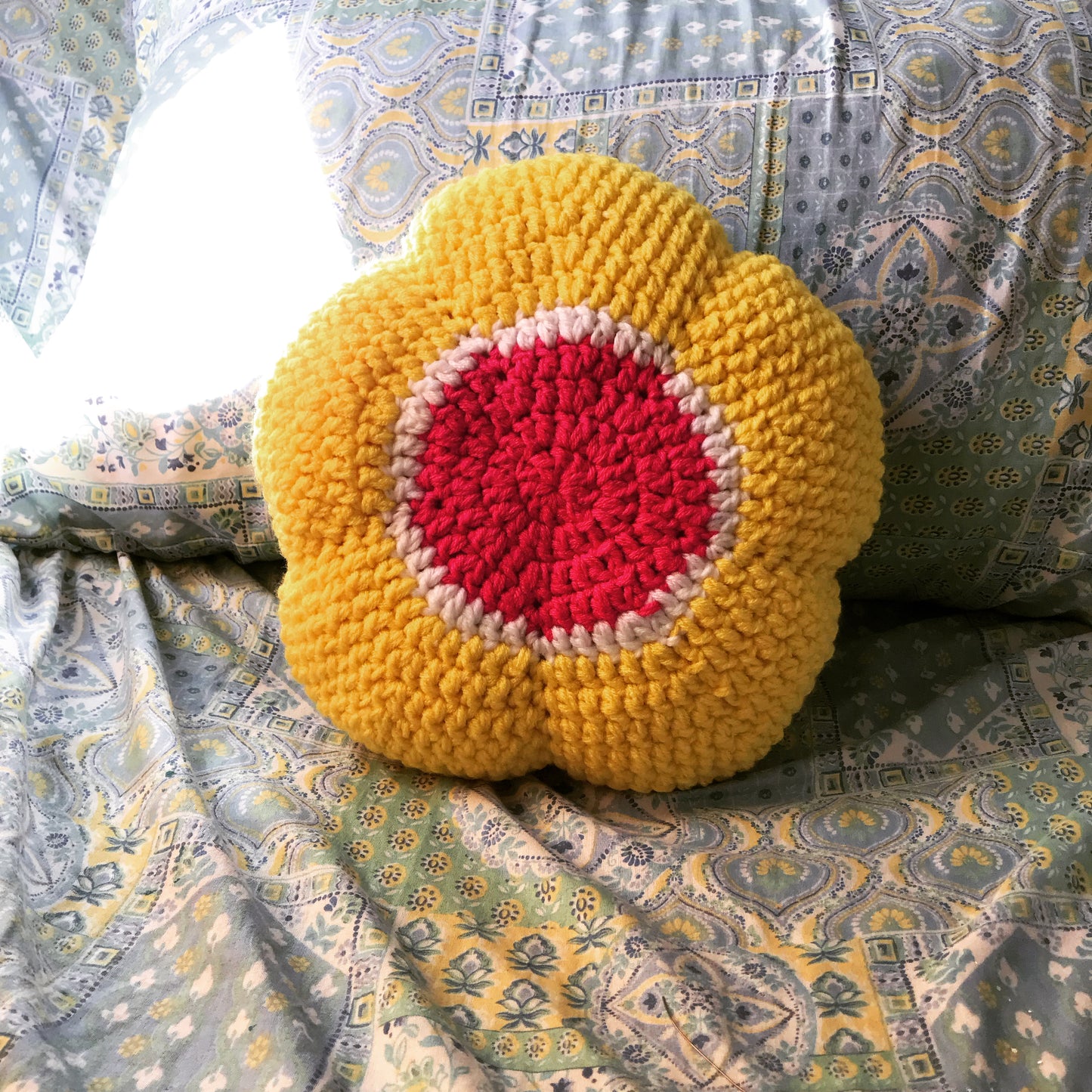 🧶MOTIF🧶Coussin crocheté Flower Power